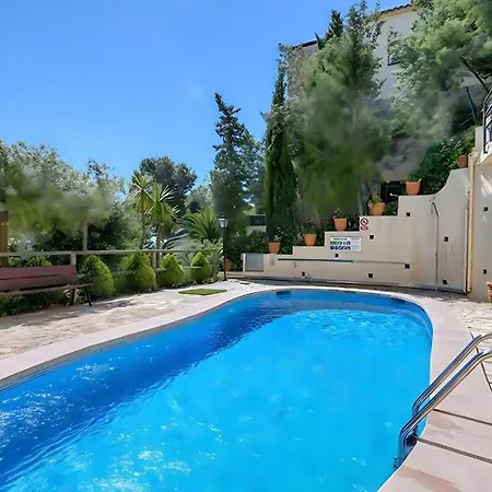 Amb Piscina Comunitaria Al Golfet
